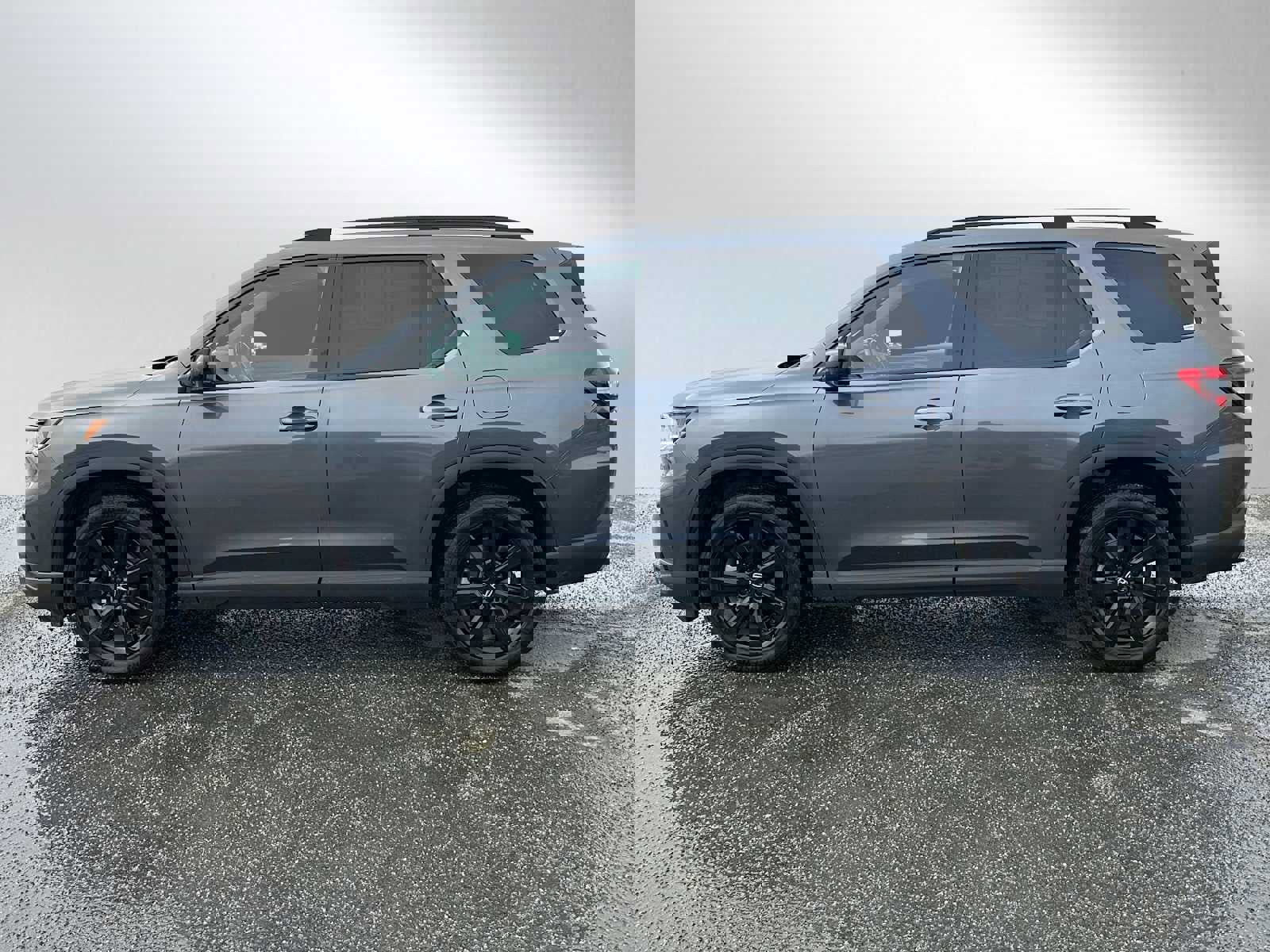 Used 2025 Honda Pilot Black Edition image 6