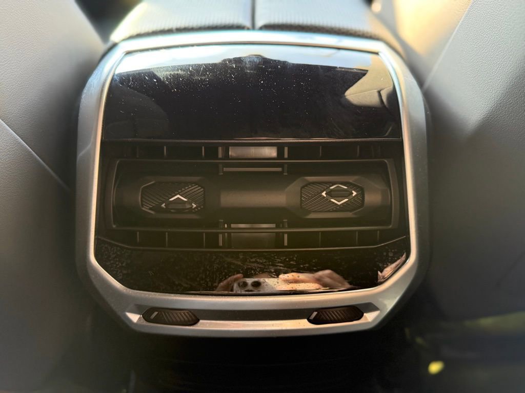 Certified 2023 BMW 740i w/ Executive Package image 18