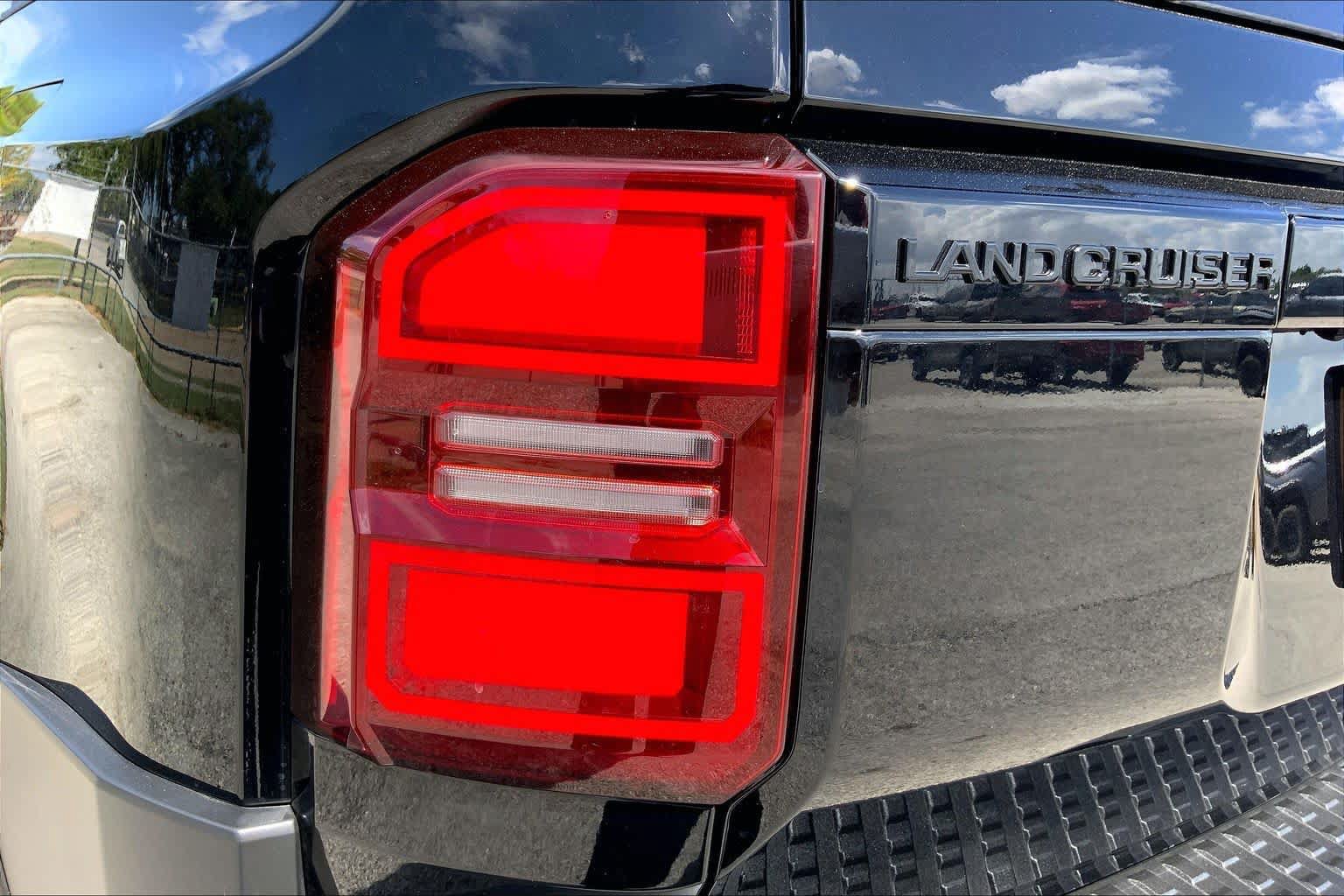 Used 2026 Toyota Land Cruiser w/ Premium Package AWD/4WD image 28