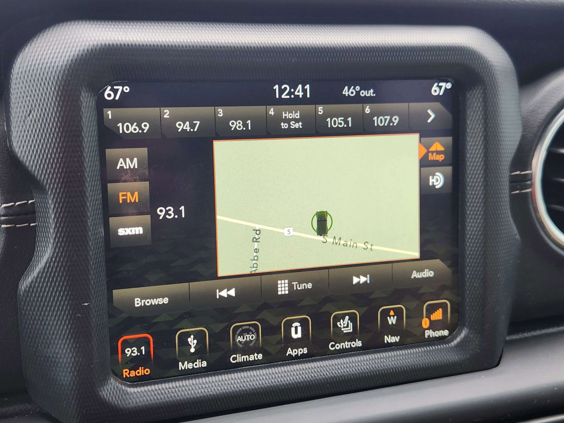 Used 2018 Jeep Wrangler Unlimited Sahara w/ Dual Top Group AWD/4WD image 34