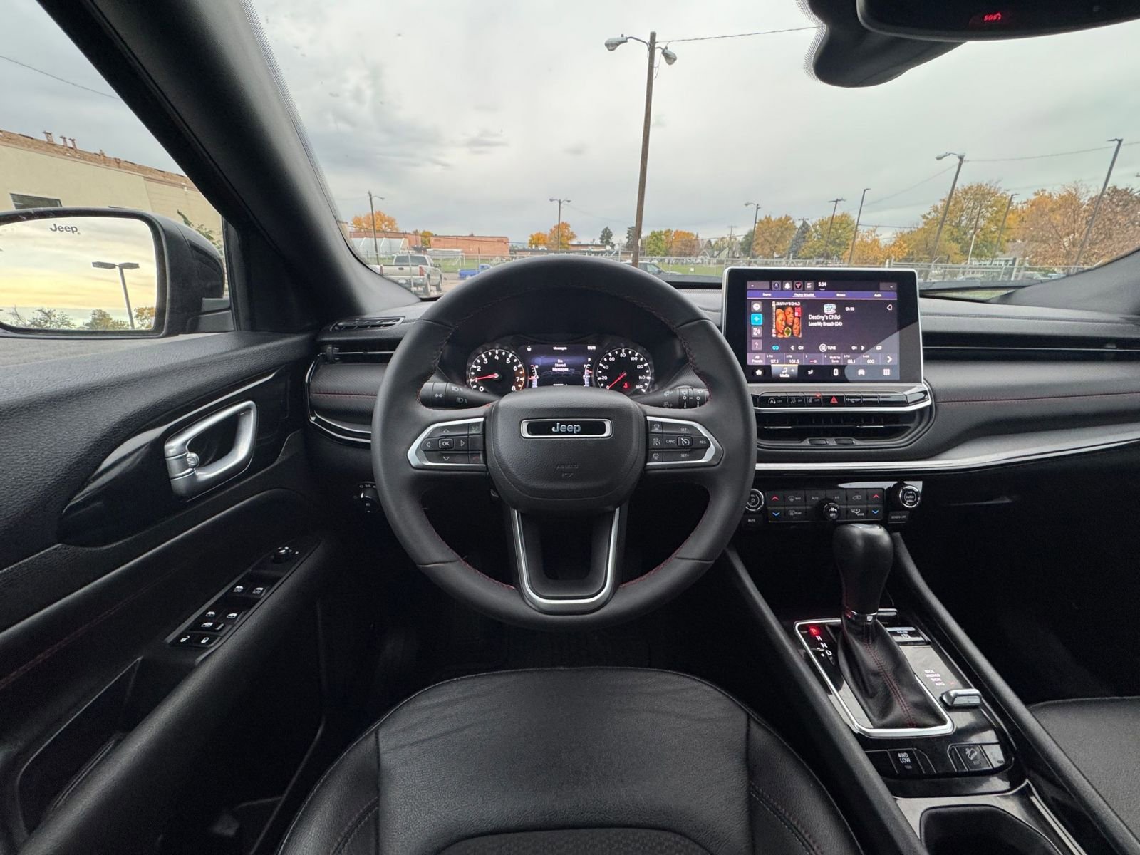 Used 2025 Jeep Compass Trailhawk image 33