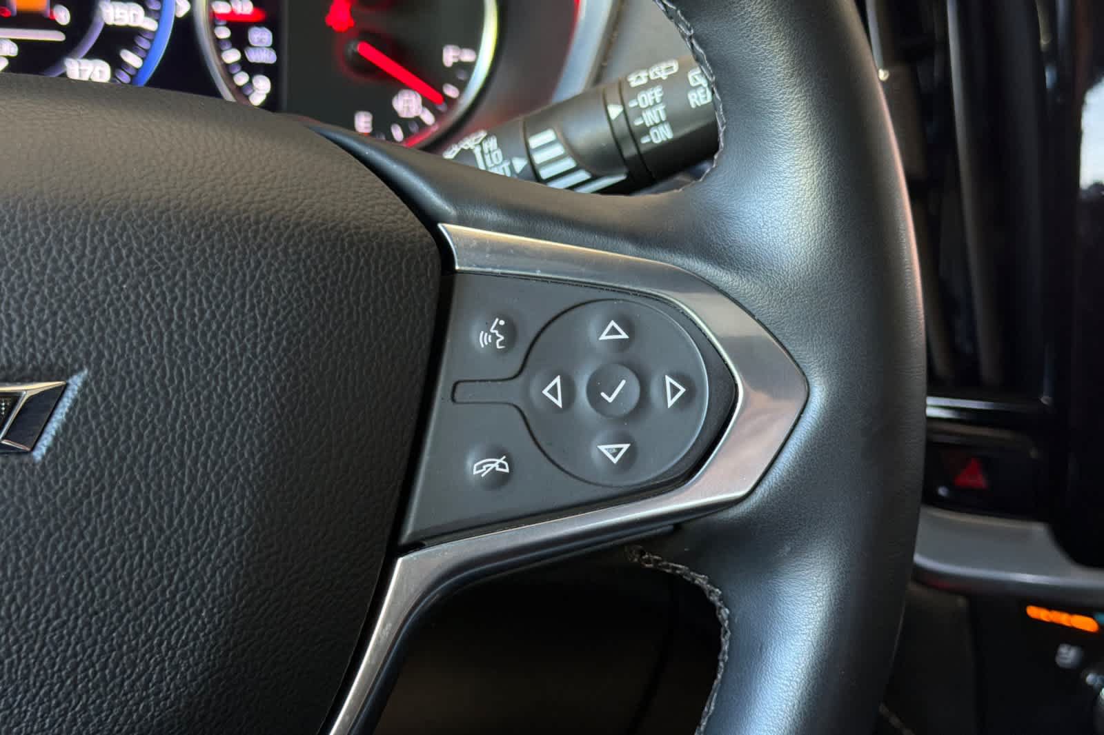 Used 2023 Chevrolet Traverse Premier w/ Redline Edition FWD image 29