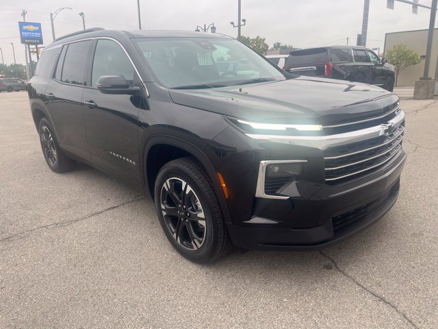New 2027 Chevrolet Traverse LT w/ Sun and Wheel Package FWD image 7
