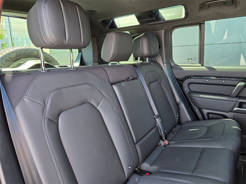 New 2025 Land Rover Defender 110 X image 29