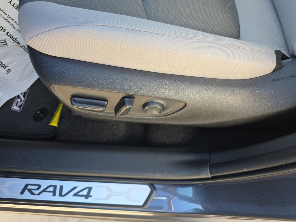 Used 2025 Toyota RAV4 XLE w/ Convenience Package FWD image 13