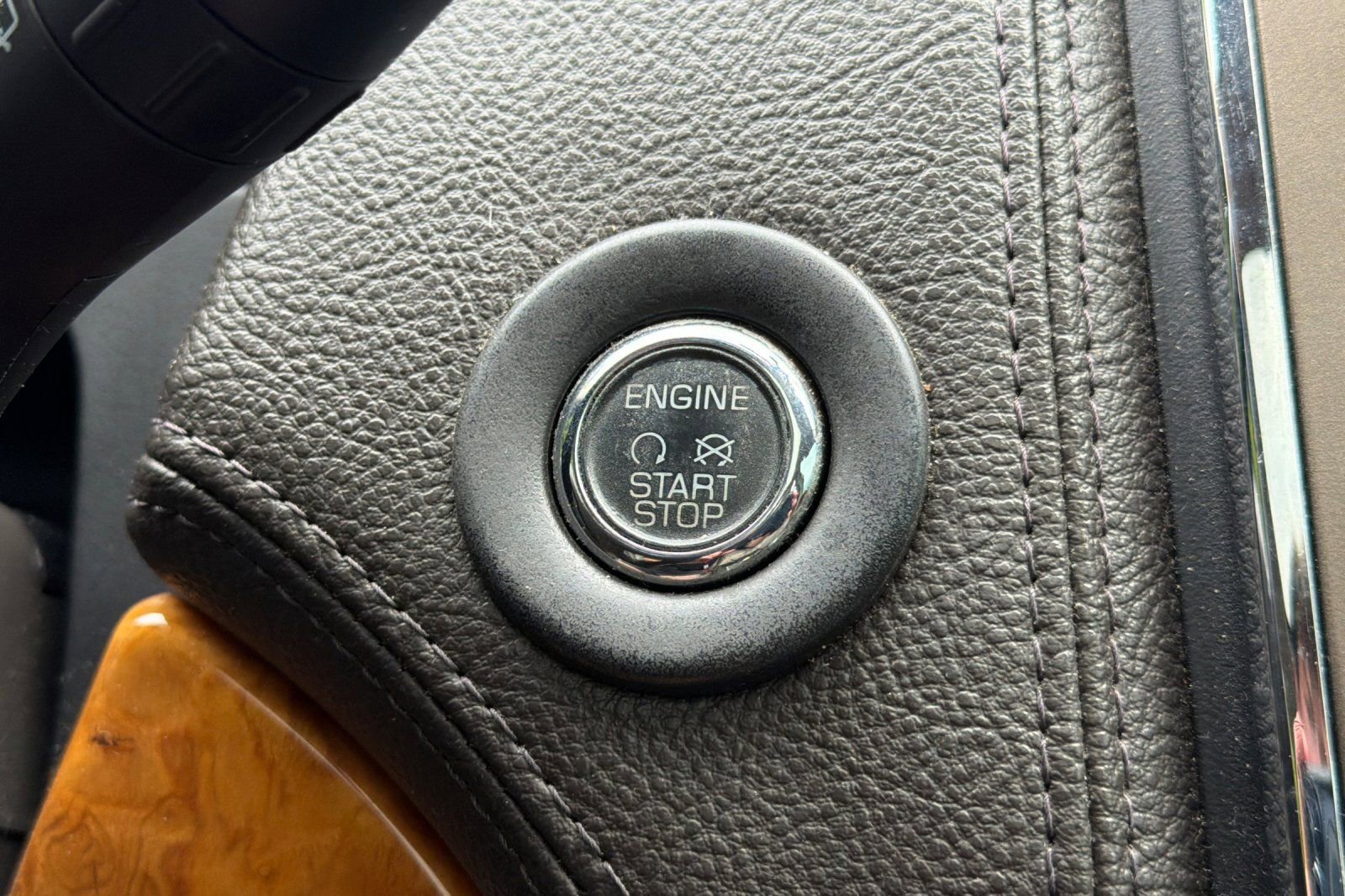 Used 2012 Lincoln MKX AWD image 20