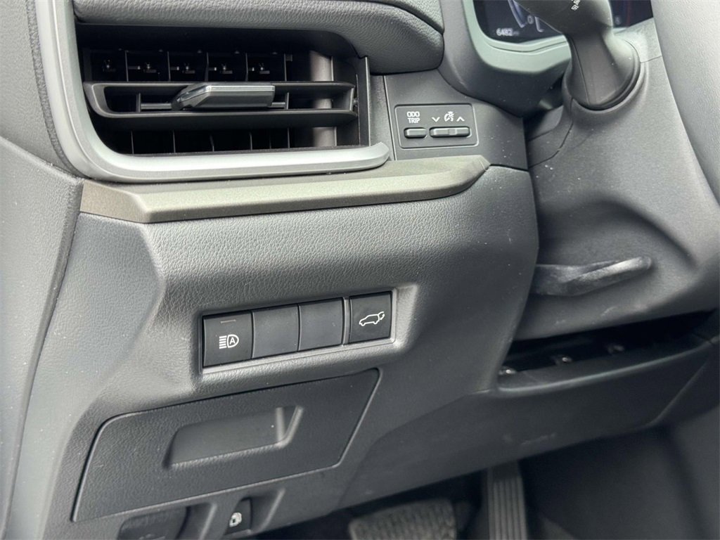 Used 2024 Toyota Grand Highlander XLE image 9