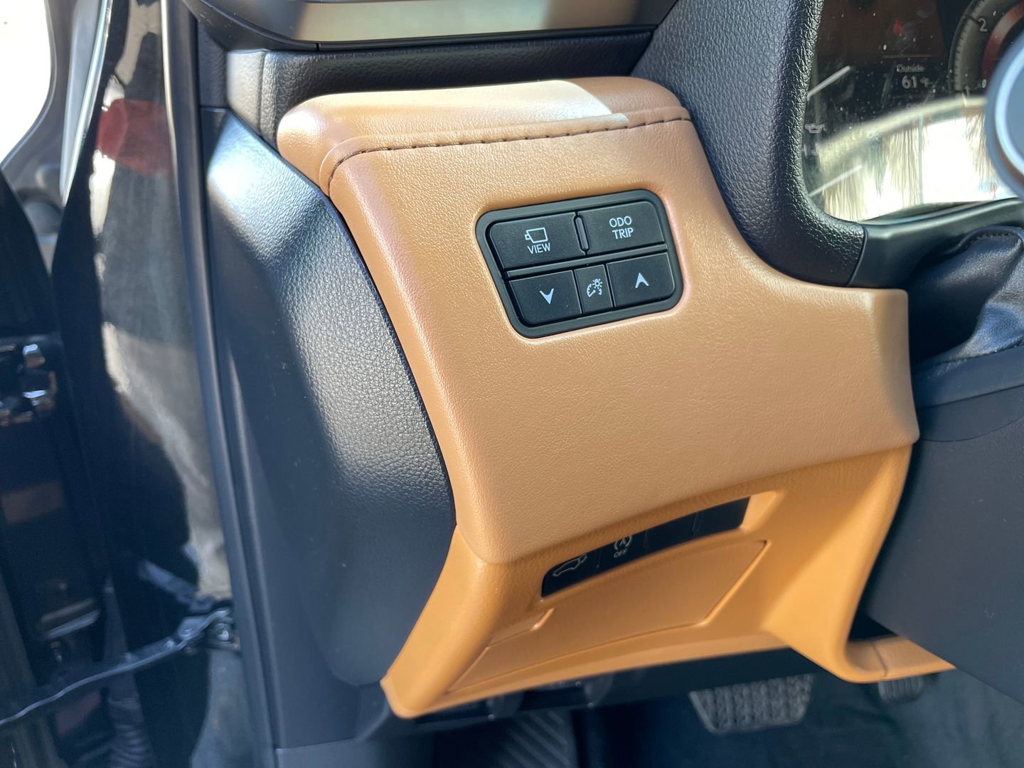 Used 2024 Lexus LX 600 4WD w/ Interior Upgrade Package image 12