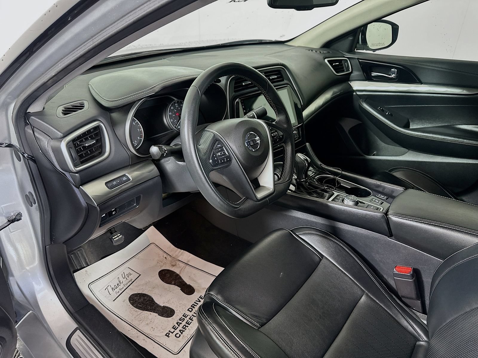 Used 2022 Nissan Maxima SV w/ Floor Mat Group FWD image 9