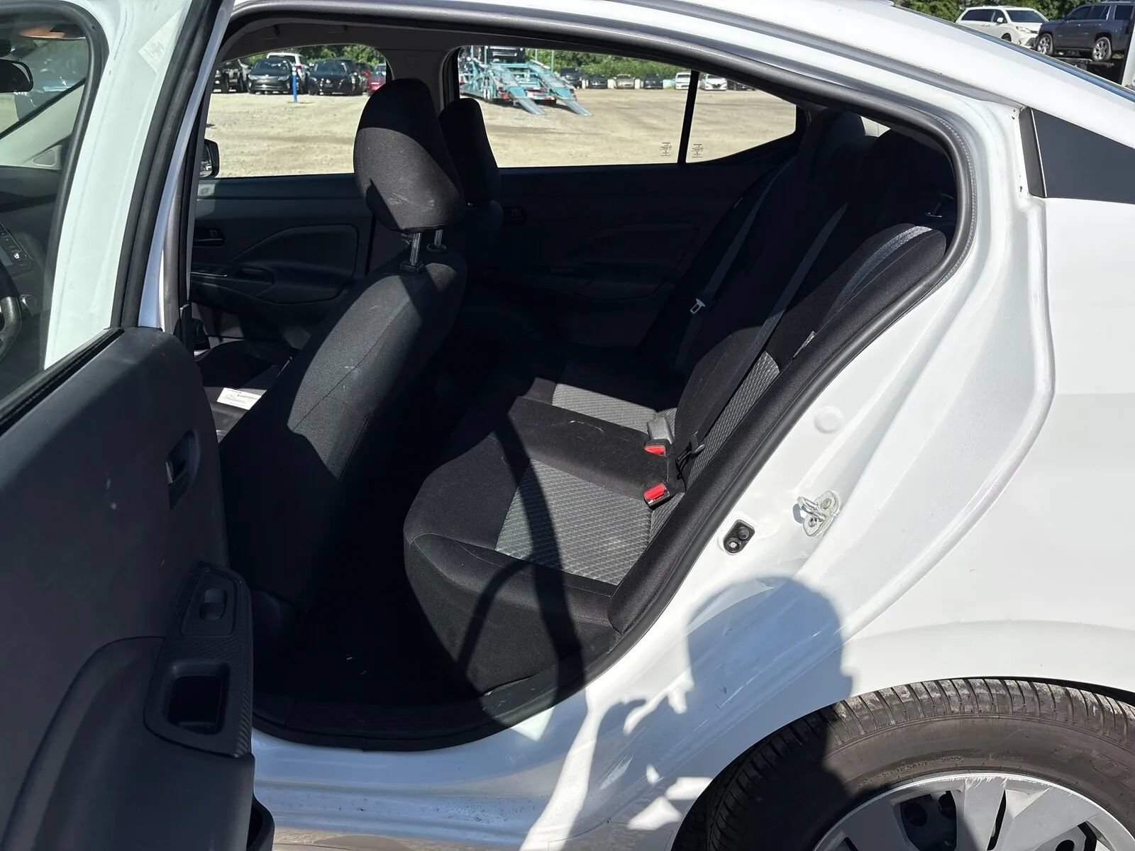 Used 2022 Nissan Versa S FWD image 4