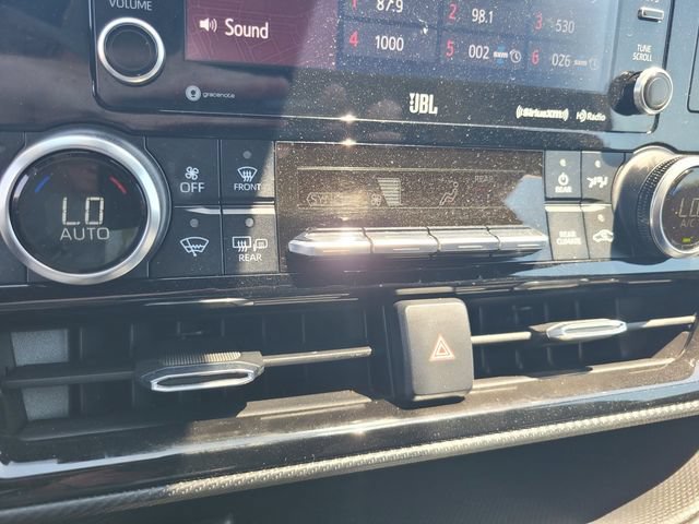 Used 2022 Toyota Highlander XSE AWD/4WD image 24
