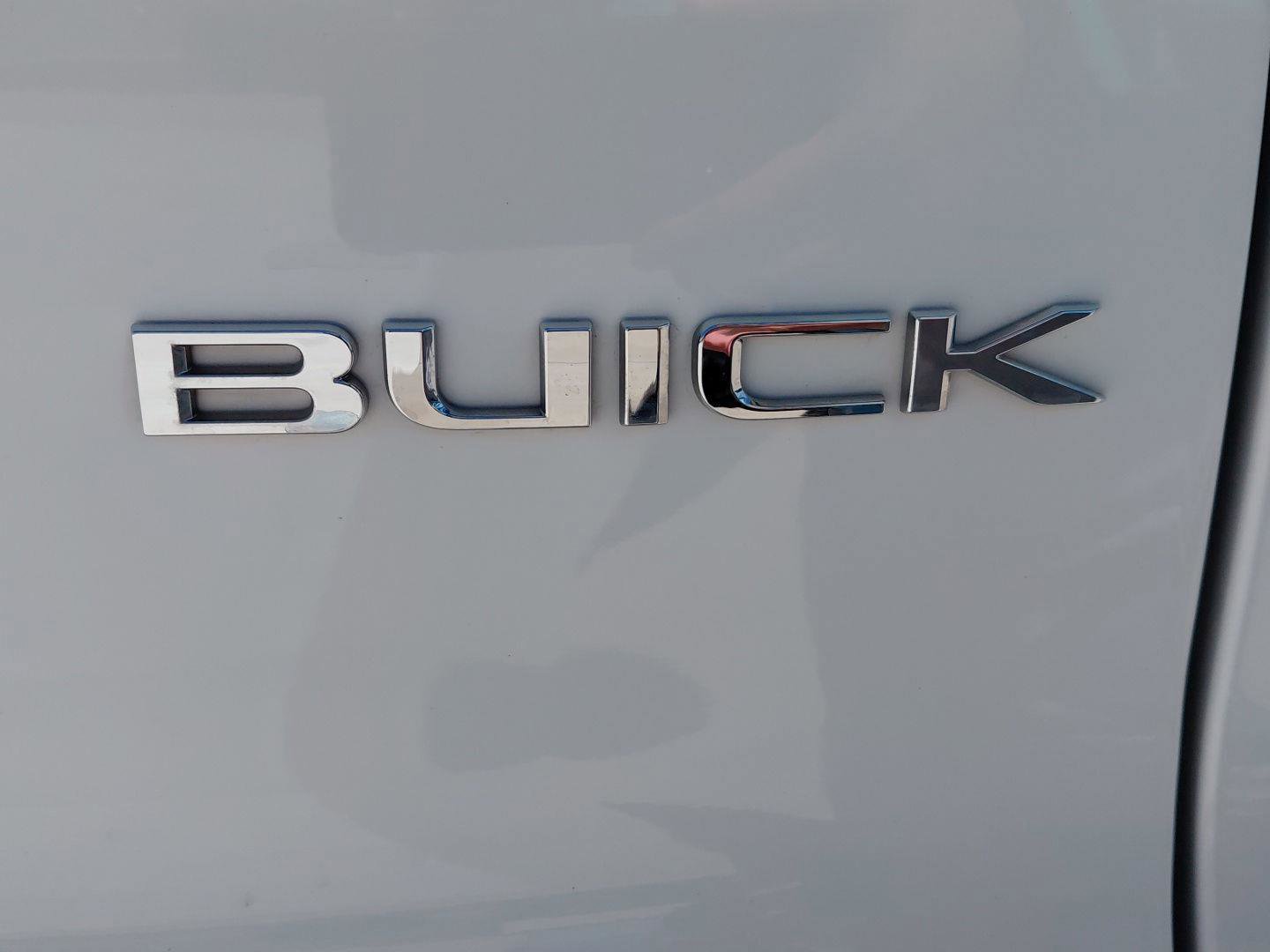 Used 2025 Buick Enclave Preferred AWD/4WD image 19