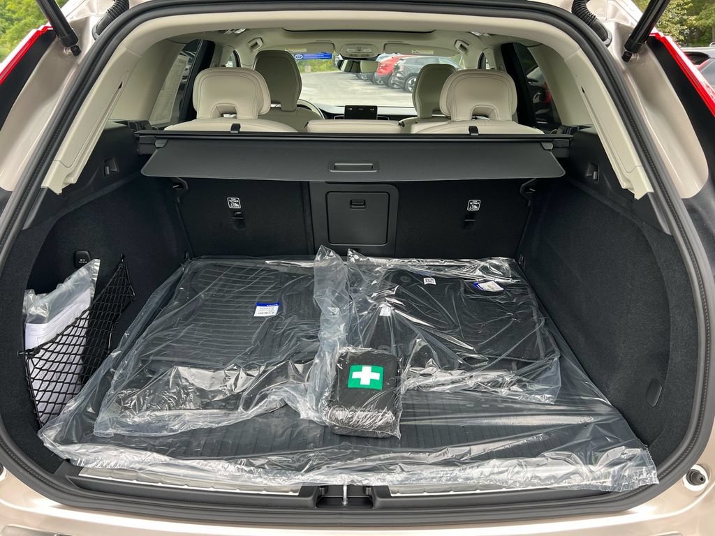 New 2027 Volvo XC60 B5 Ultra AWD/4WD image 27