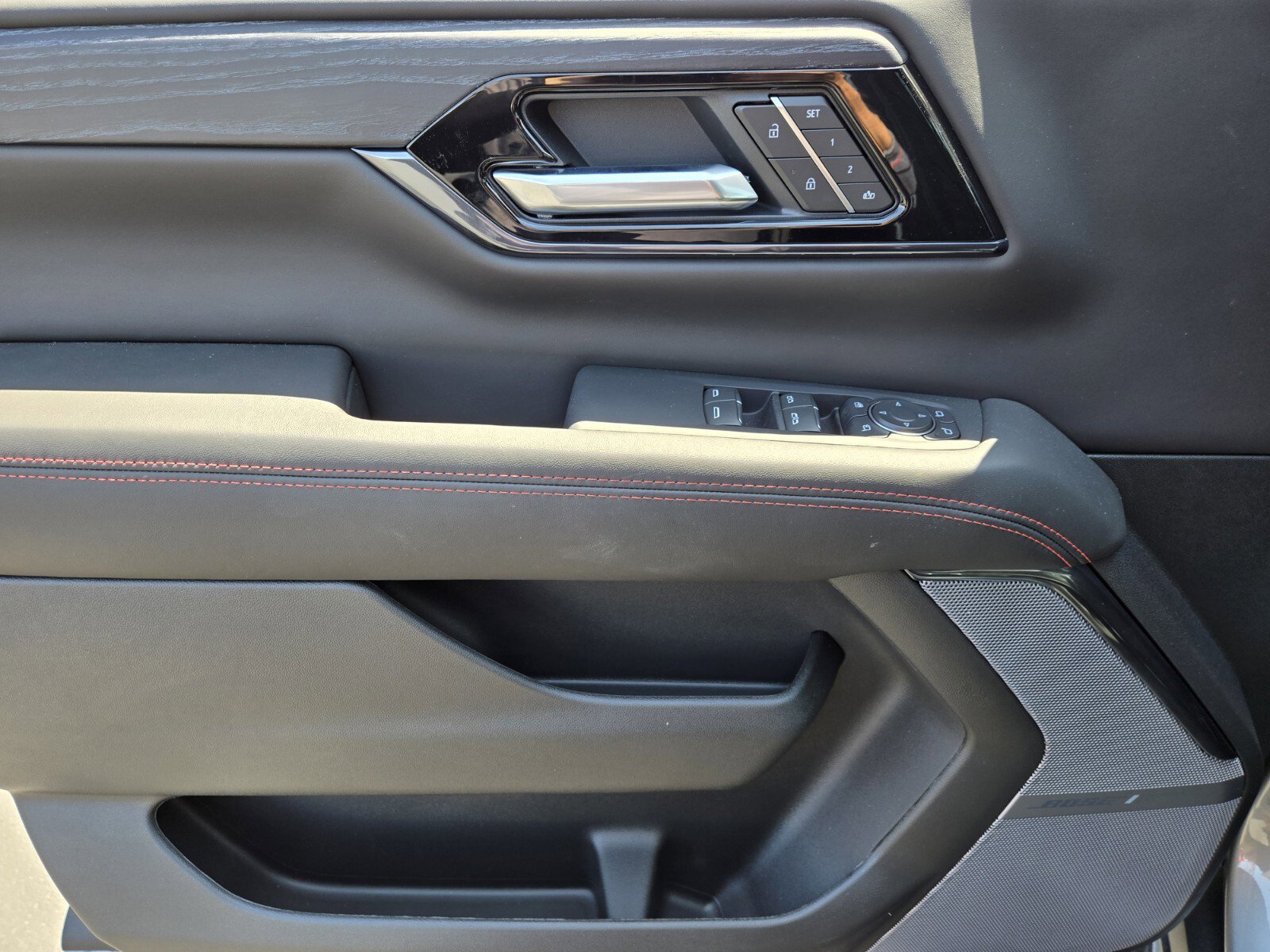 New 2025 GMC Yukon AT4 Ultimate w/ LPO, AT4 Appearance Package image 11