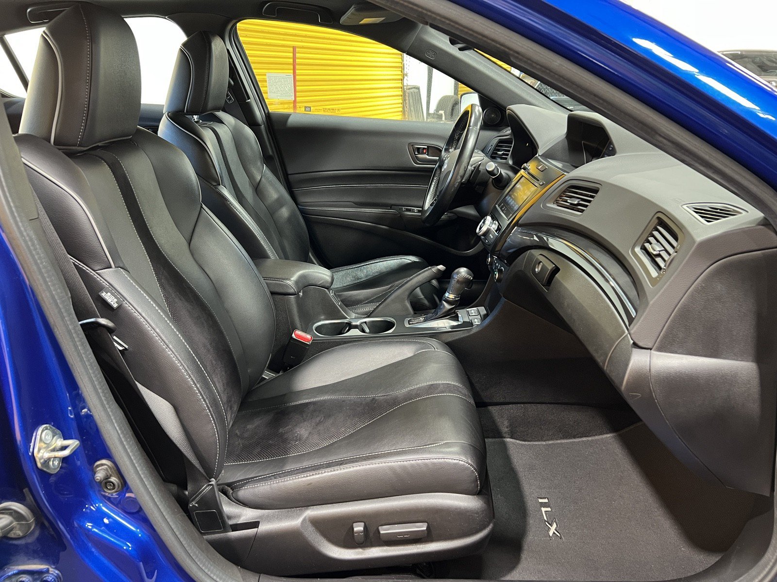 Used 2020 Acura ILX w/ Premium & A-SPEC Package FWD image 17