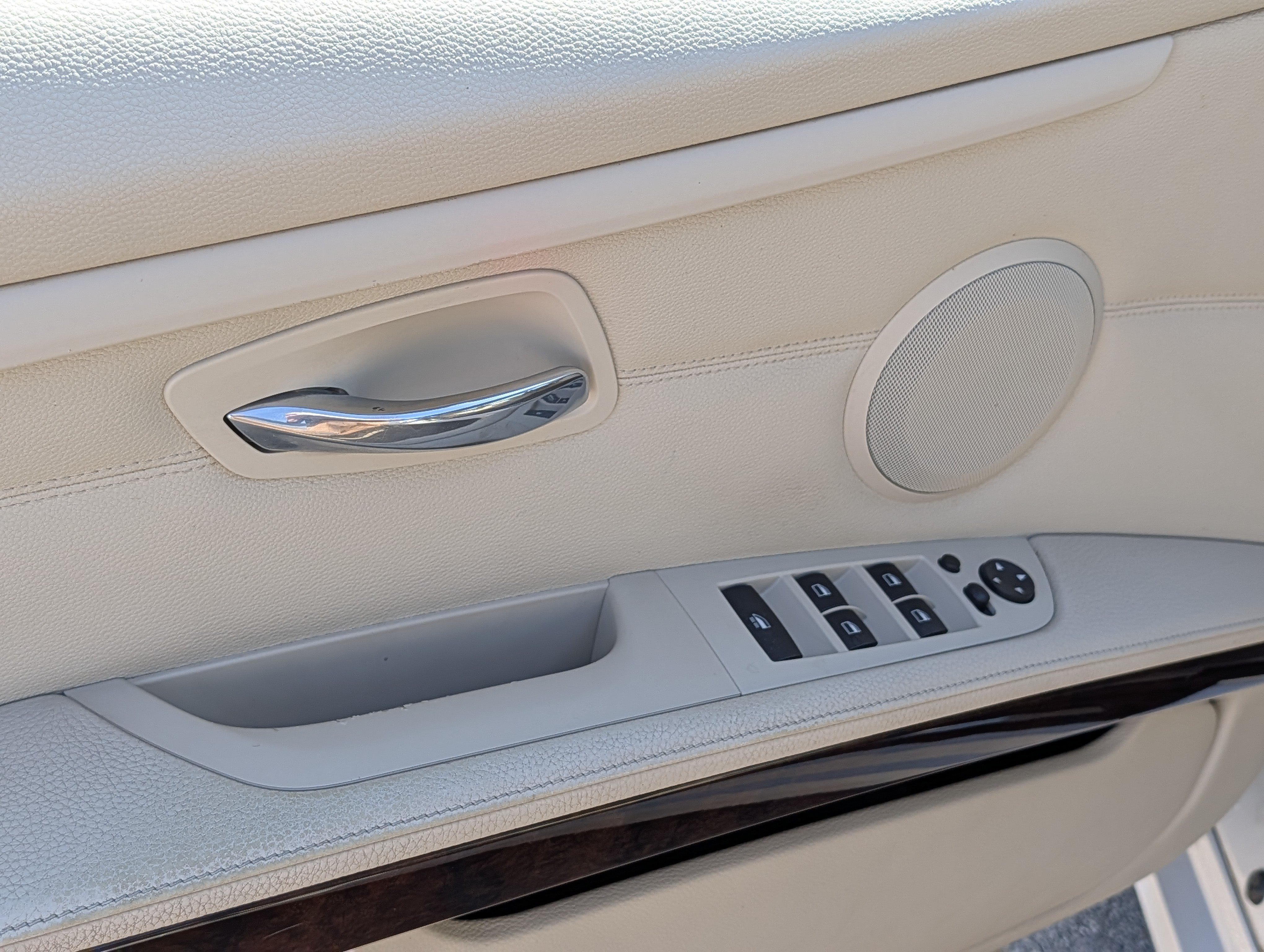 Used 2011 BMW 328i Convertible RWD image 23