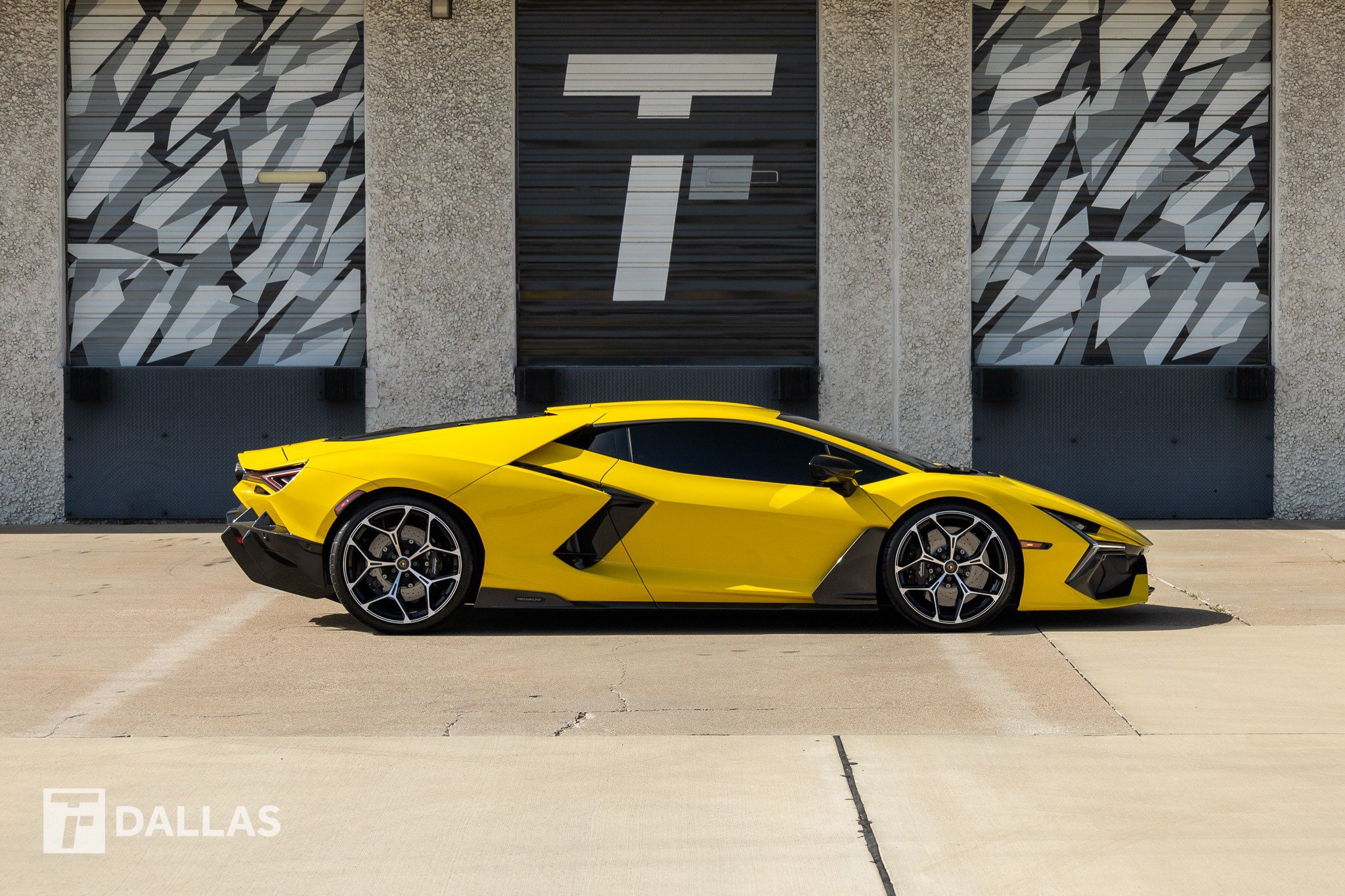 Used 2024 Lamborghini Revuelto AWD/4WD image 17