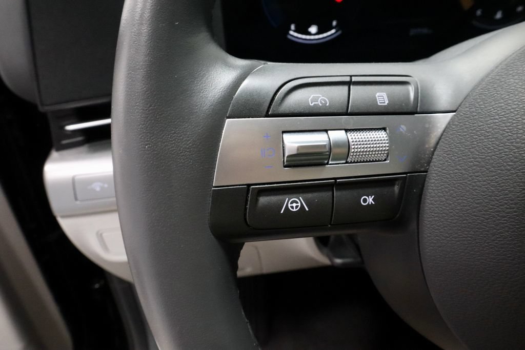 Certified 2025 Hyundai Kona SEL FWD image 26