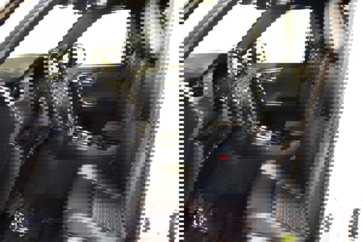 Used 2020 Toyota RAV4 XSE AWD/4WD image 33