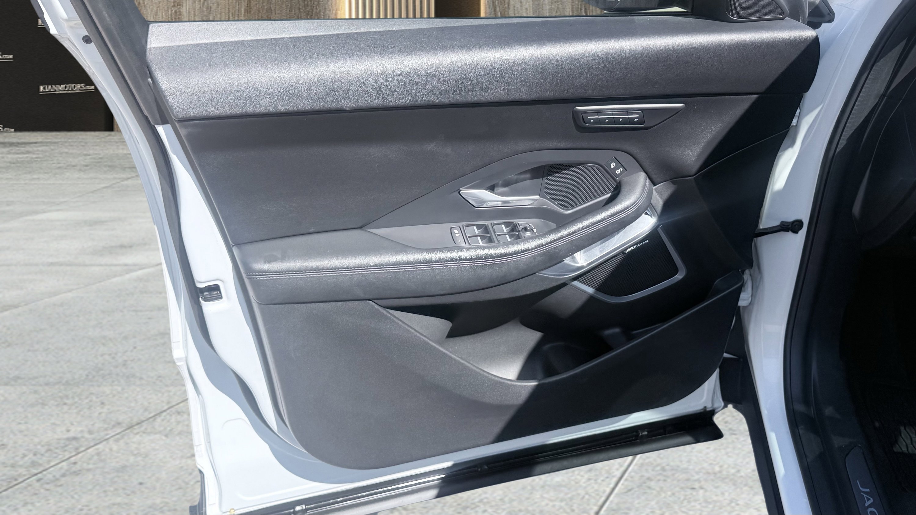 Used 2020 Jaguar E-PACE SE image 19