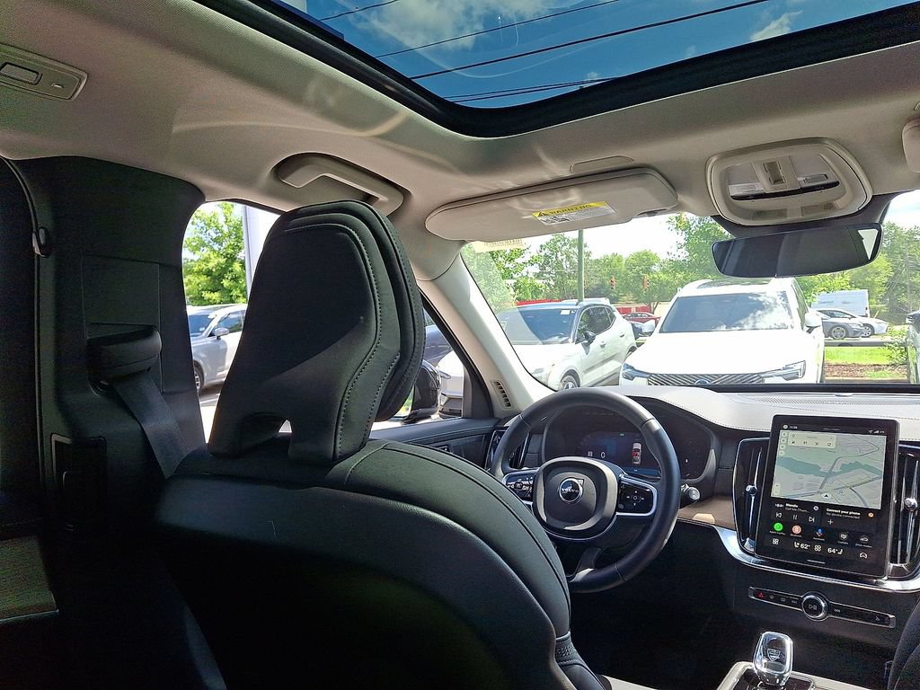 Certified 2026 Volvo XC90 B6 Plus AWD/4WD image 15
