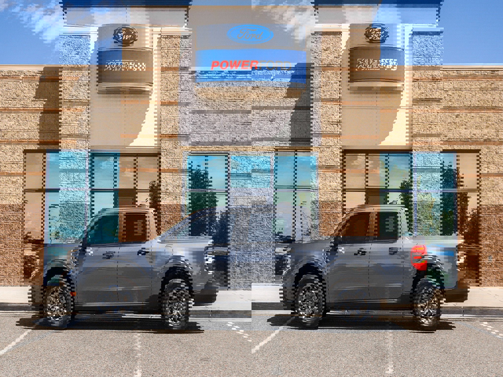 New 2025 Ford Maverick XLT image 9