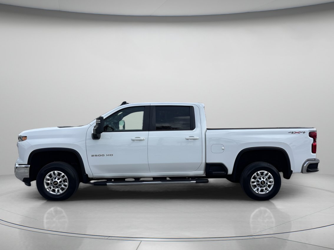 Used 2024 Chevrolet Silverado 2500 LT w/ Convenience Package image 5
