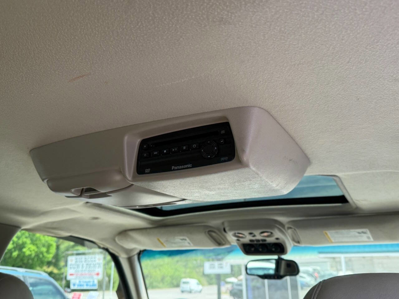 Used 2004 GMC Yukon XL SLT w/ Preferred Equipment Group RWD image 24