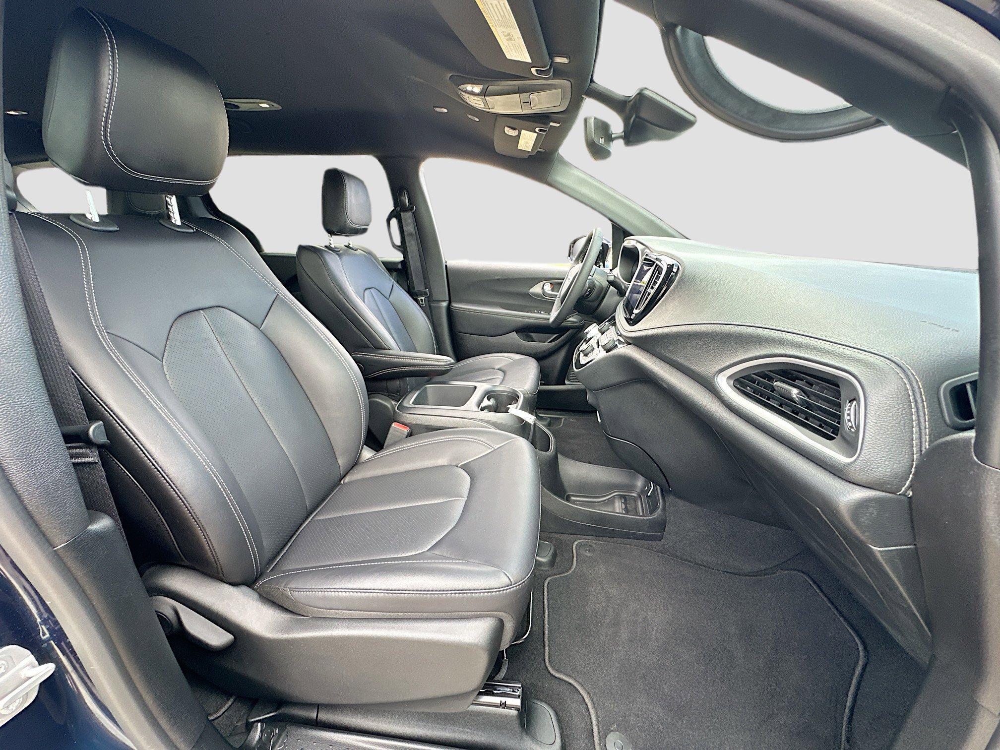 Used 2025 Chrysler Pacifica Select FWD image 27