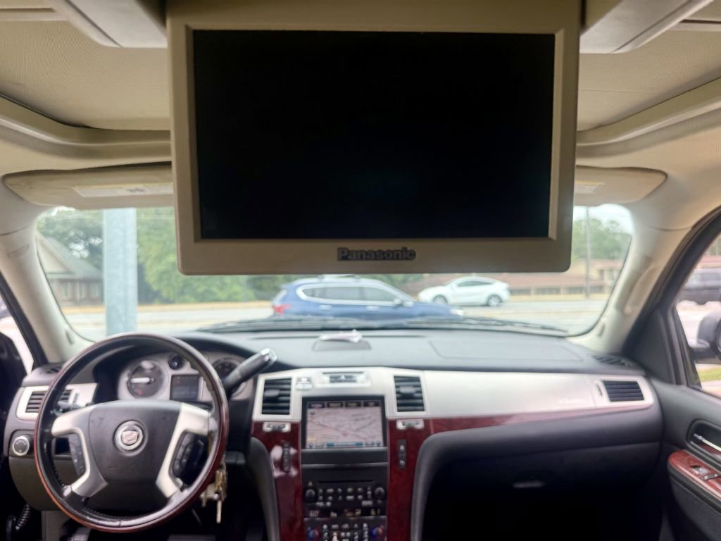 Used 2011 Cadillac Escalade ESV Luxury image 28