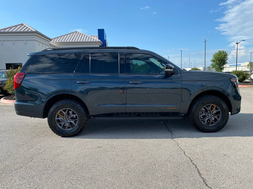 Used 2025 Ford Expedition Tremor AWD/4WD image 8