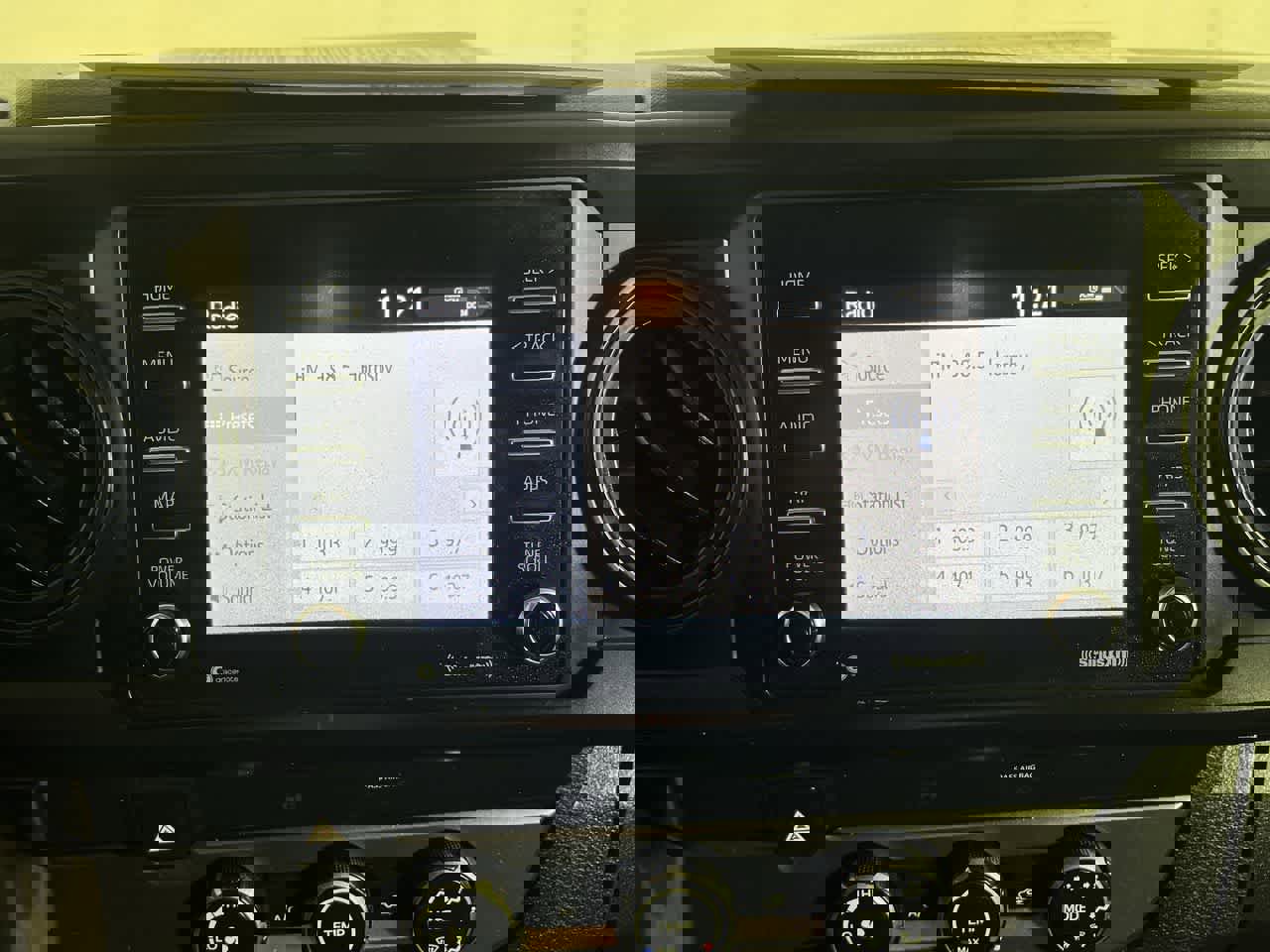 Used 2022 Toyota Tacoma SR image 18