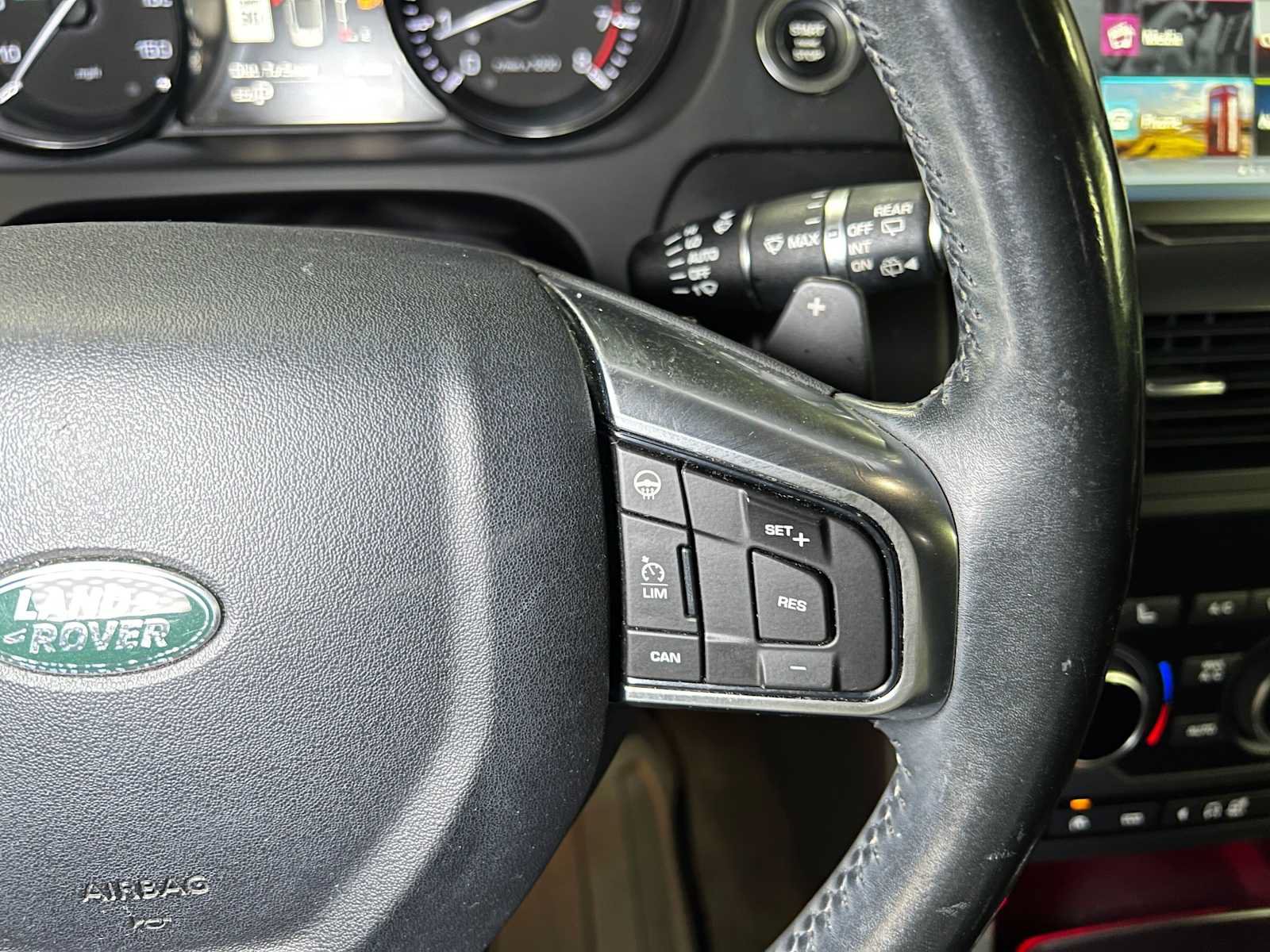 Used 2015 Land Rover Discovery Sport HSE Luxury AWD/4WD image 31