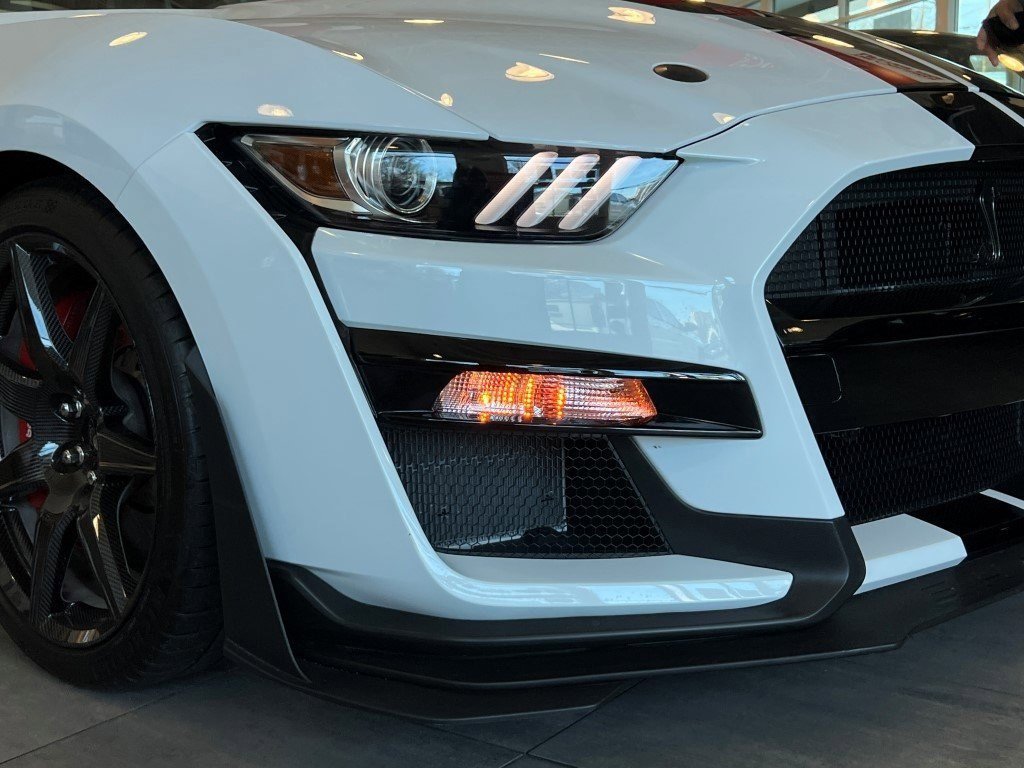 Used 2022 Ford Mustang Shelby GT500 w/ Carbon Fiber Track Pack image 13