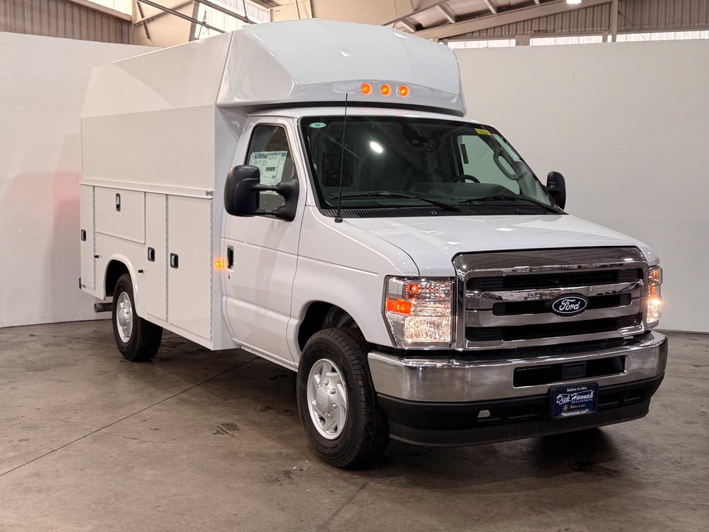 New 2026 Ford E-350 and Econoline 350 Super Duty w/ Power Equipment Group RWD image 7