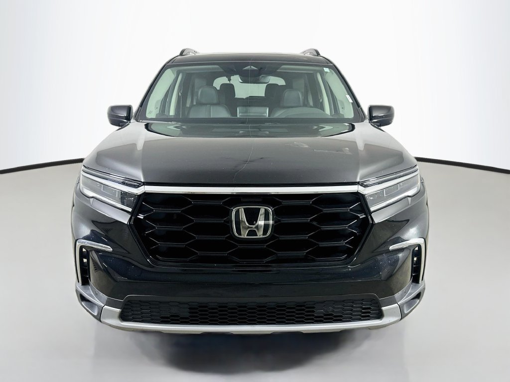 Used 2023 Honda Pilot Touring image 2