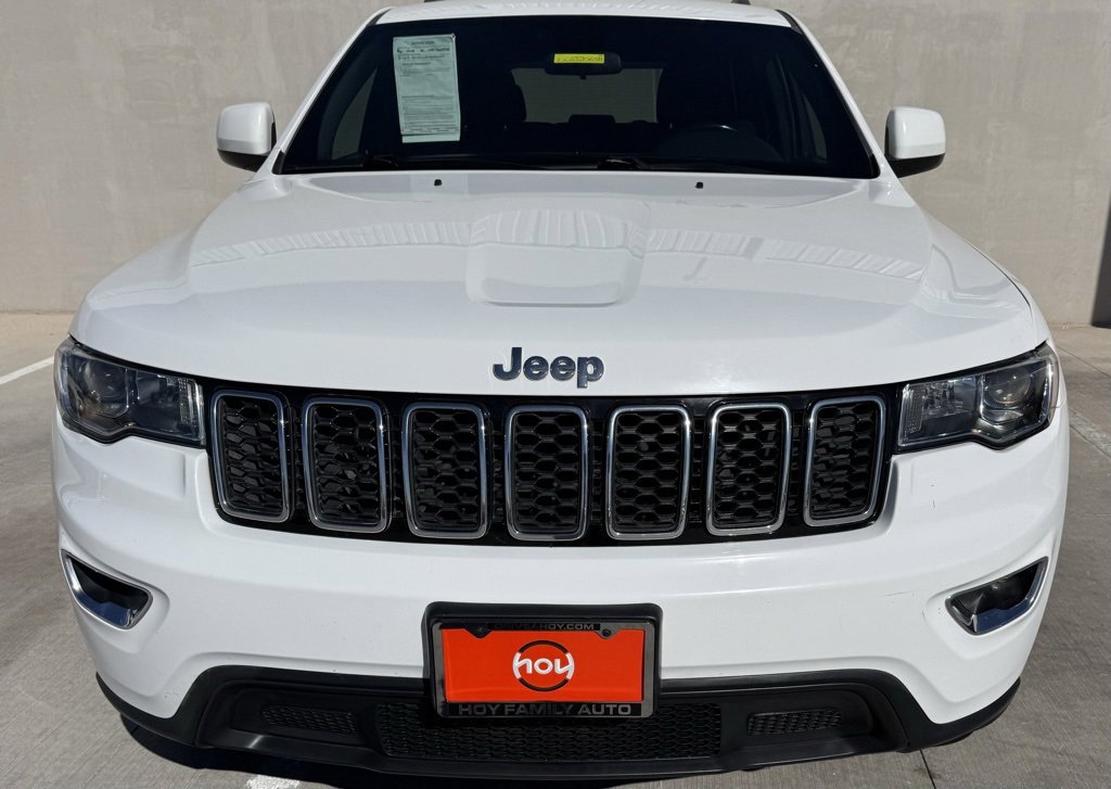Used 2020 Jeep Grand Cherokee Laredo image 2