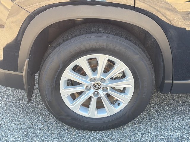 Used 2024 Toyota Grand Highlander AWD Hybrid image 11