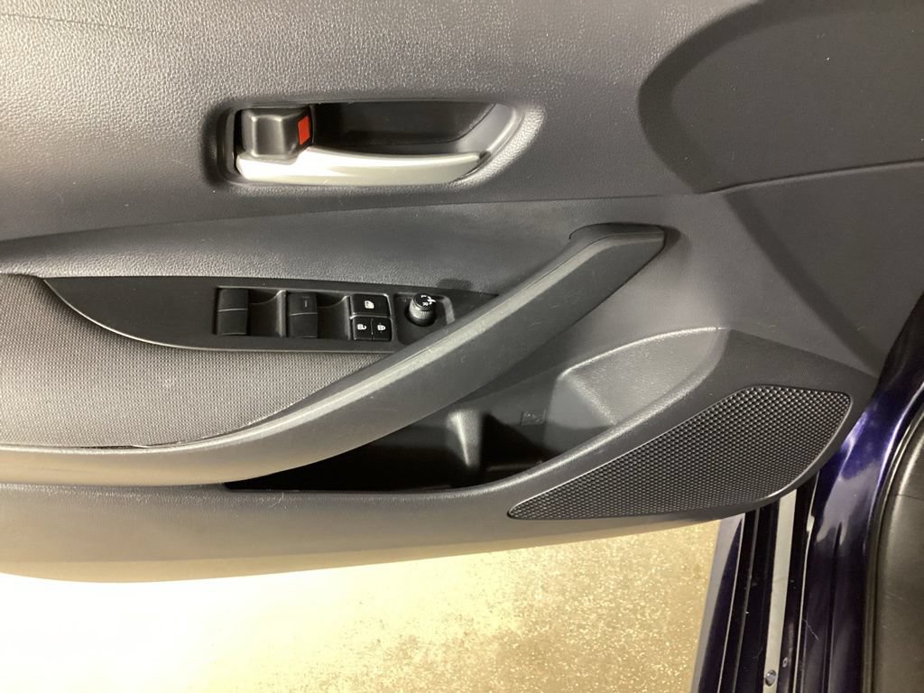 Used 2021 Toyota Corolla LE FWD image 13