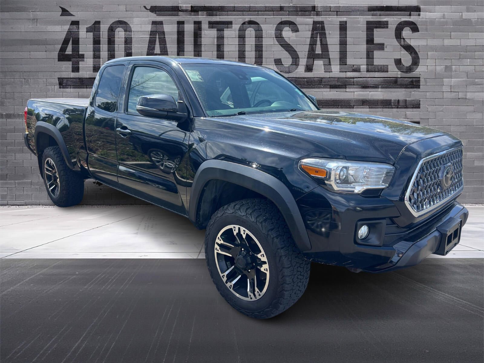 Used 2019 Toyota Tacoma TRD Off-Road w/ TRD Premium Off Road Package AWD/4WD image 1