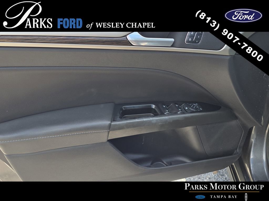 Used 2016 Ford Fusion SE w/ Equipment Group 202A AWD/4WD image 15