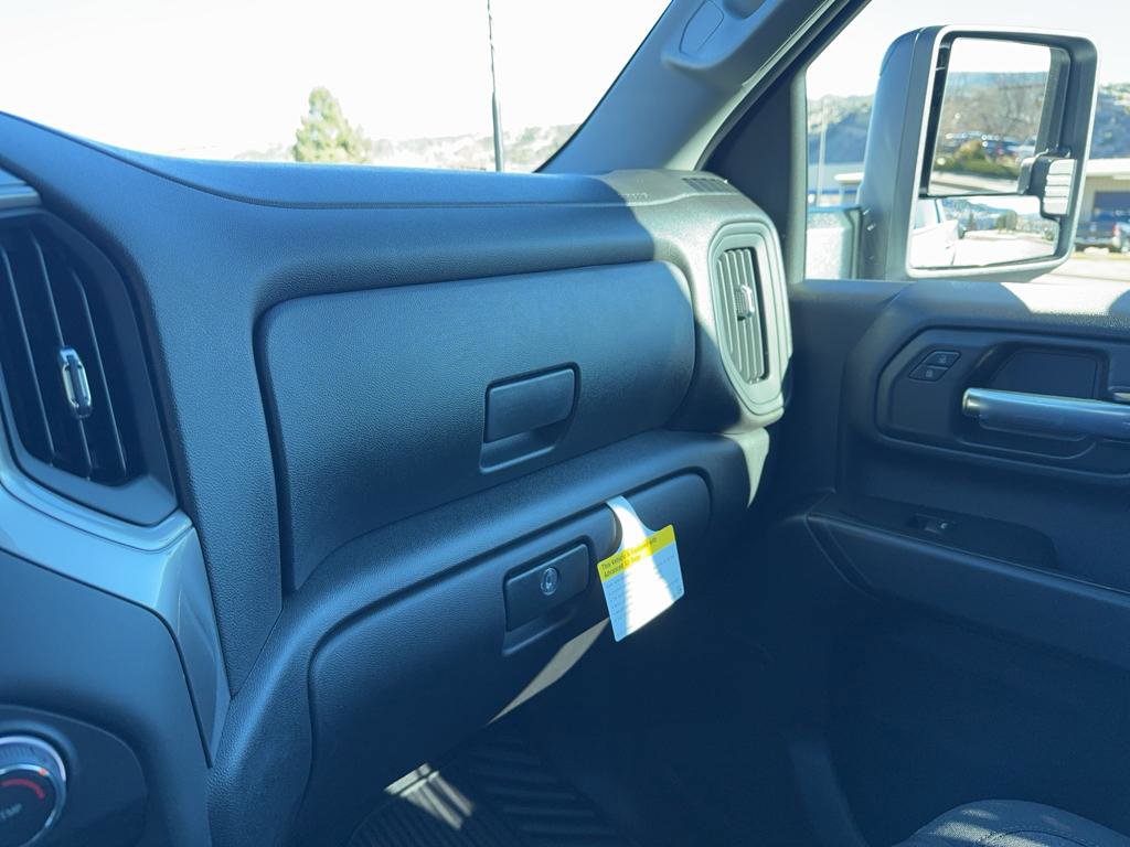 New 2026 Chevrolet Silverado 2500 Custom w/ Z71 Off-Road Package image 23