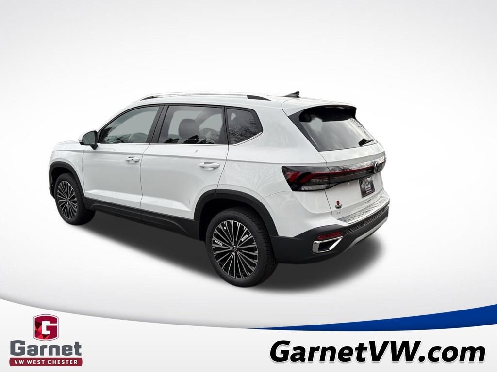 New 2025 Volkswagen Taos SE image 3