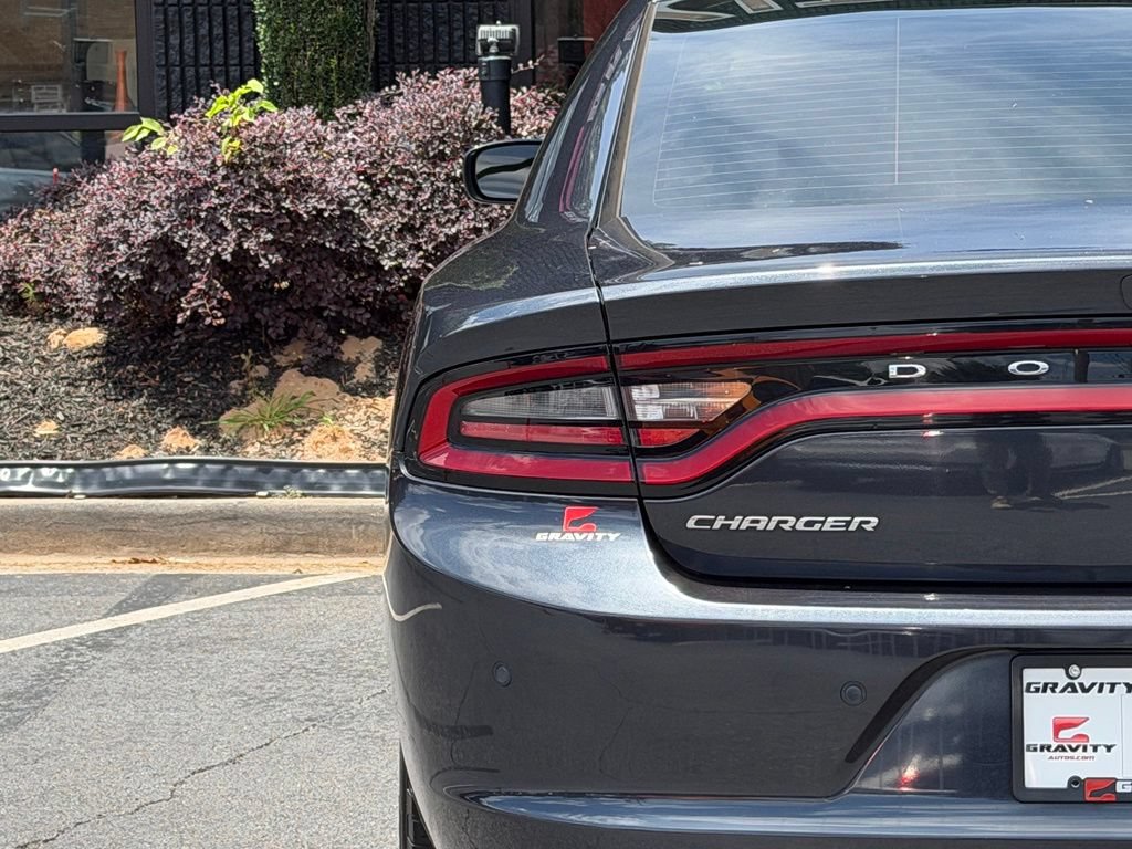 Used 2019 Dodge Charger SXT RWD image 14
