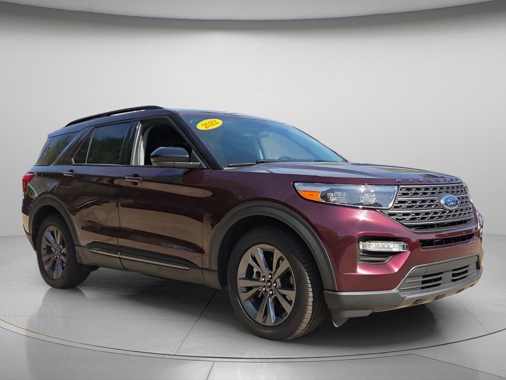 Used 2022 Ford Explorer XLT w/ Equipment Group 202A RWD image 9