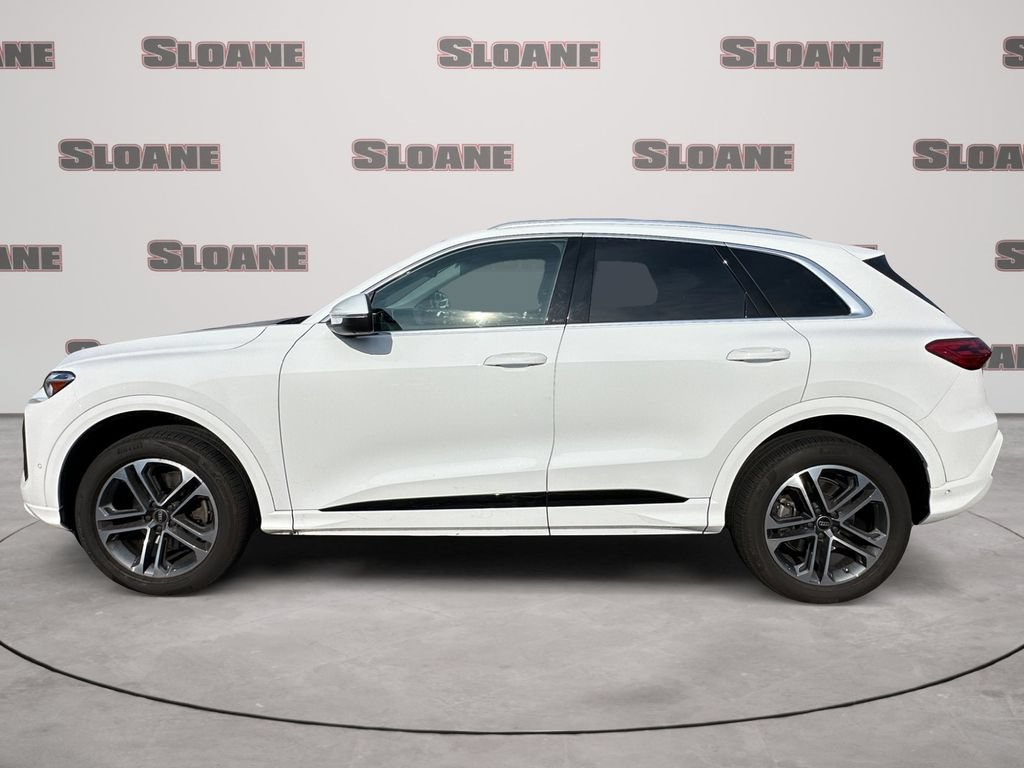 Certified 2025 Audi Q5 Premium w/ Convenience Package AWD/4WD image 2