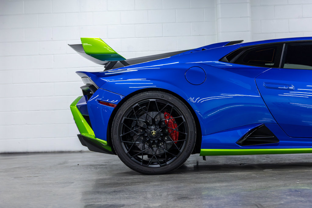 Used 2022 Lamborghini Huracan STO RWD image 23