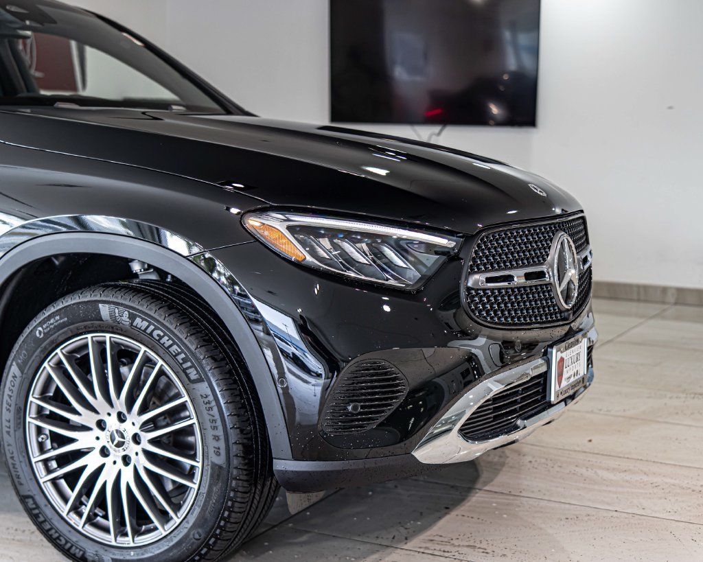 Used 2026 Mercedes-Benz GLC 300 4MATIC image 3