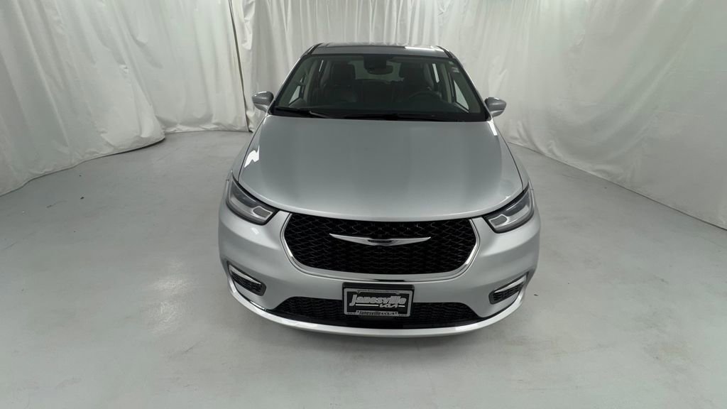 Used 2022 Chrysler Pacifica Touring-L FWD image 8