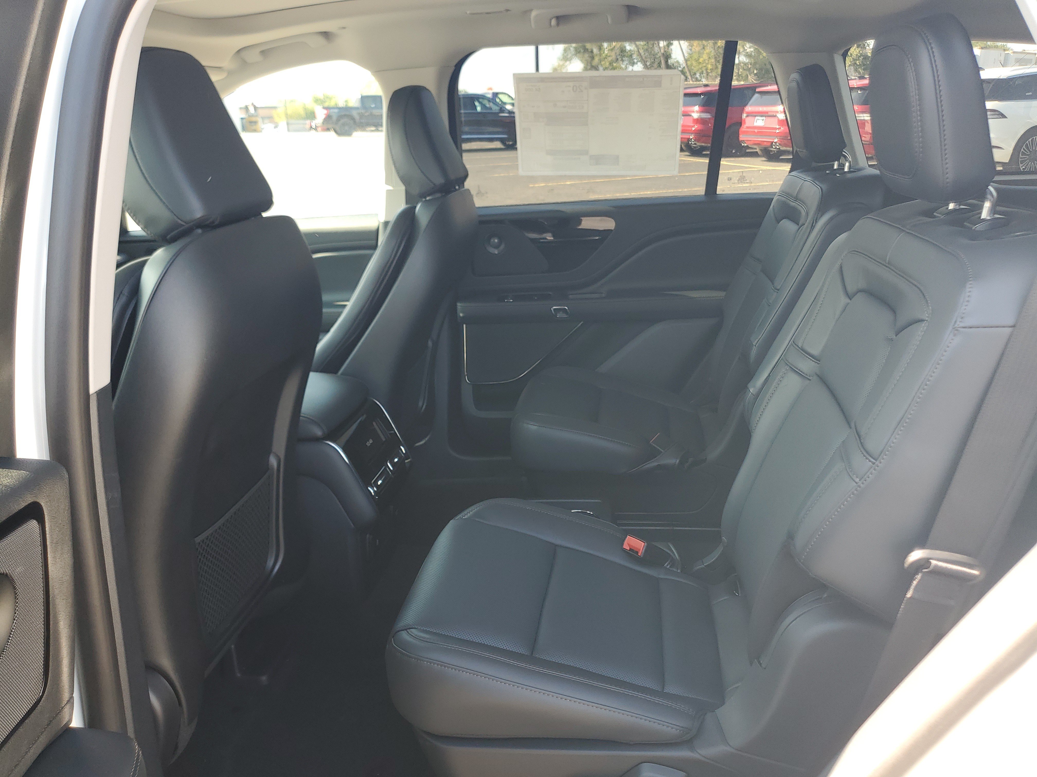 New 2026 Lincoln Aviator Reserve w/ Jet Appearance Package AWD/4WD image 23